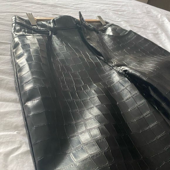 NWT H&M Trend Faux Leather Crocodile Print Pants - Picture 7 of 8